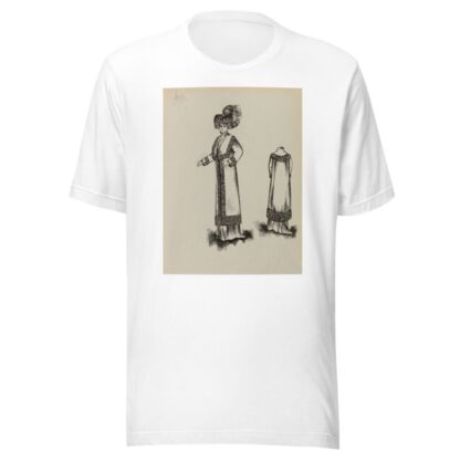 Figure de femme de trois-quart portant un manteau sur robe longue et un grand chapeau 11 by Anonymous T-Shirt